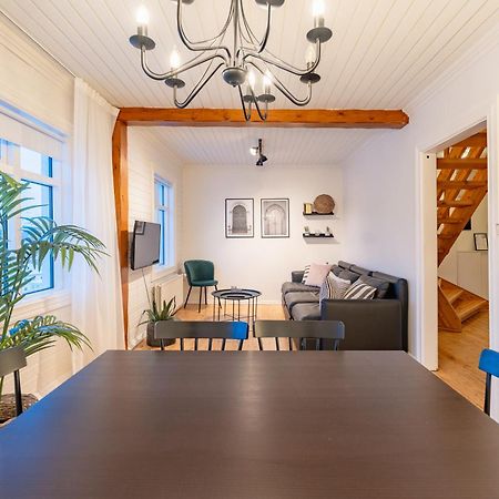 Day Dream Central Akureyri Three Bedroom Apt 외부 사진