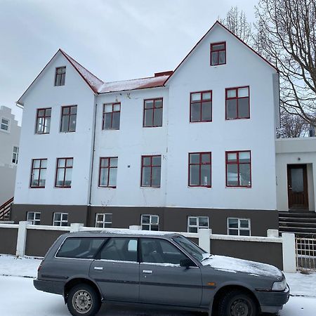 Day Dream Central Akureyri Three Bedroom Apt 외부 사진