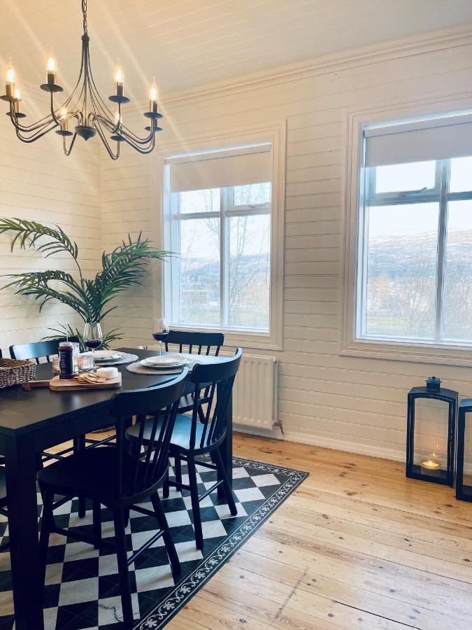 Day Dream Central Akureyri Three Bedroom Apt 외부 사진