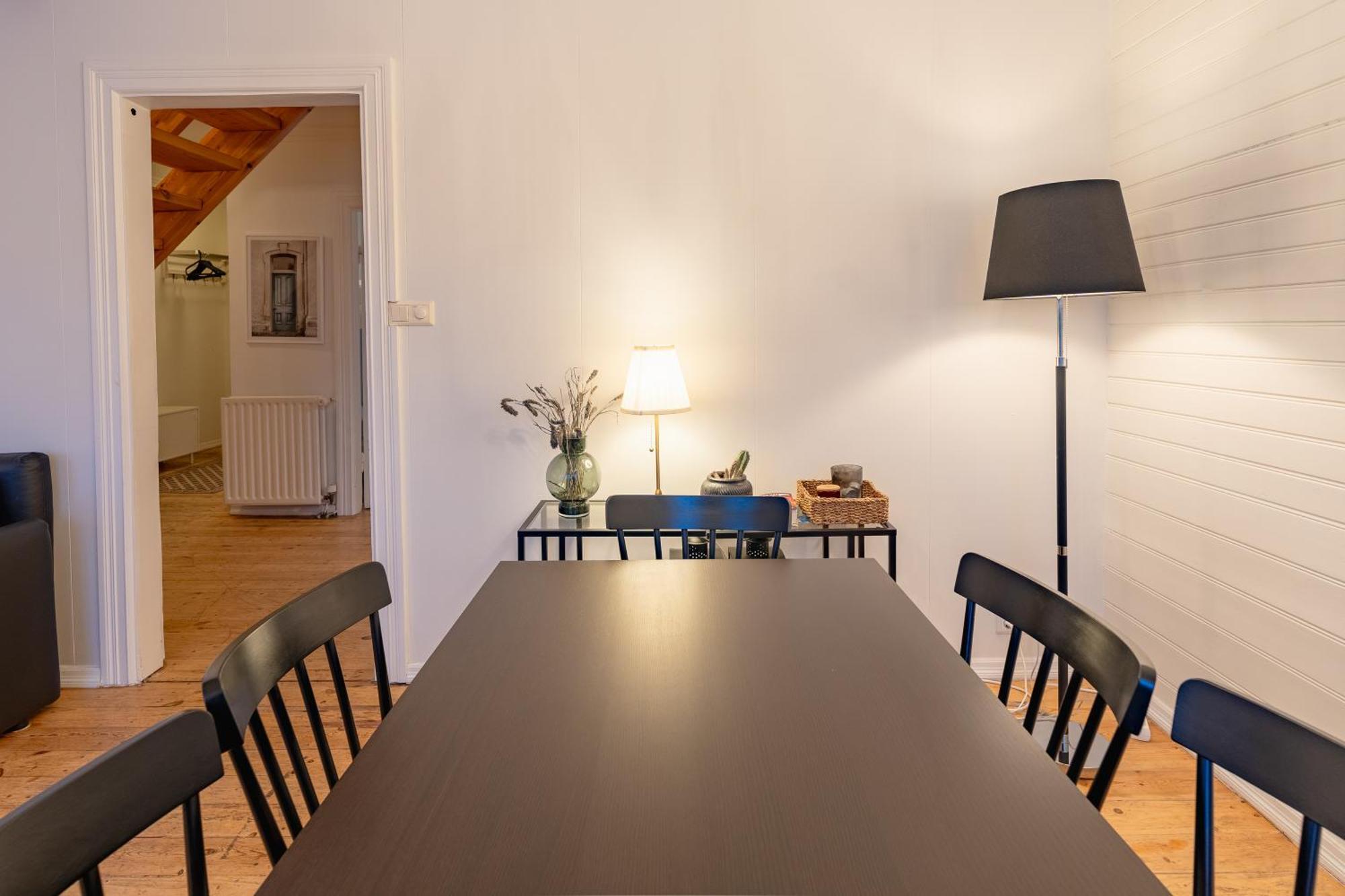 Day Dream Central Akureyri Three Bedroom Apt 외부 사진