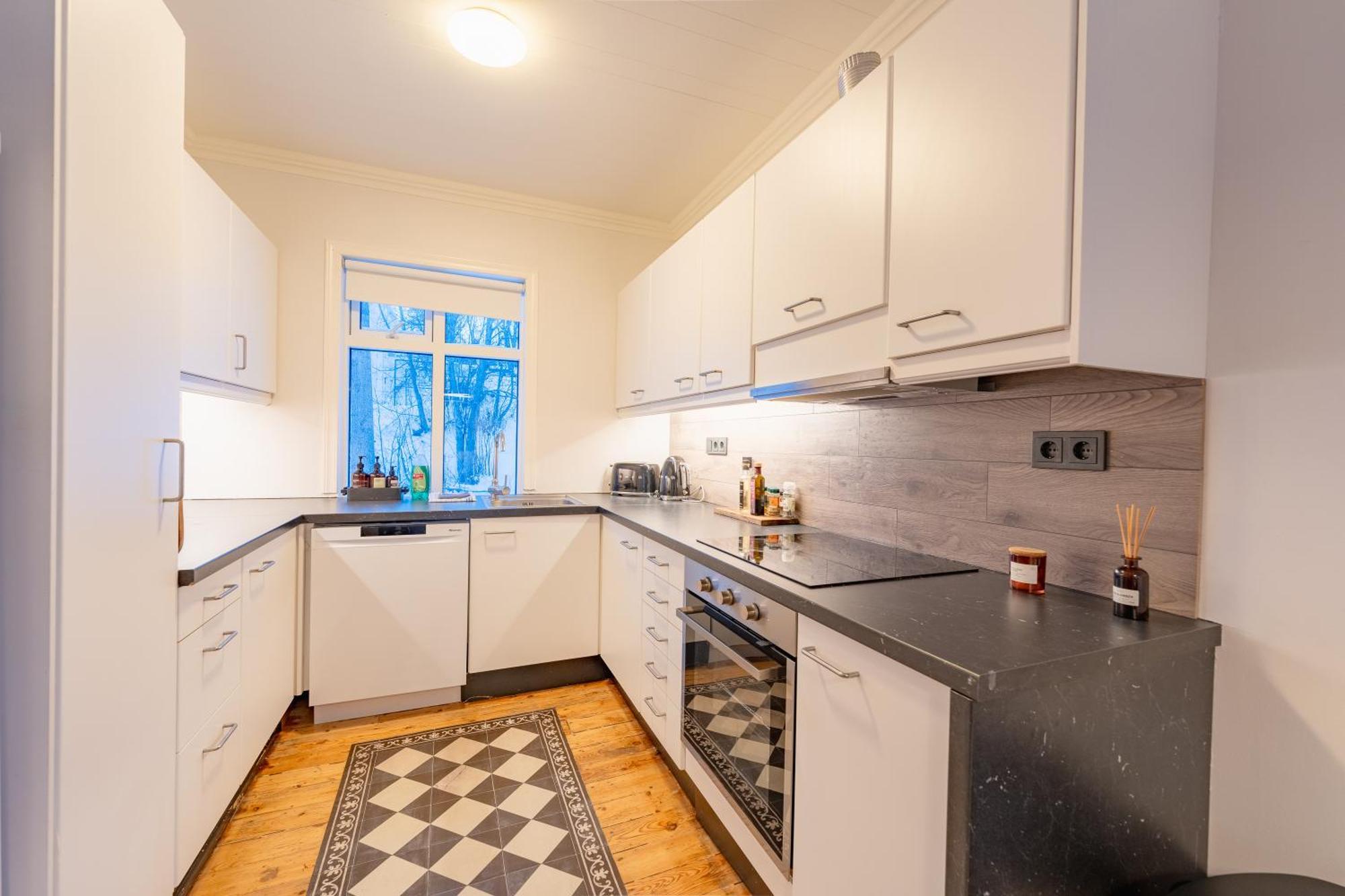 Day Dream Central Akureyri Three Bedroom Apt 외부 사진