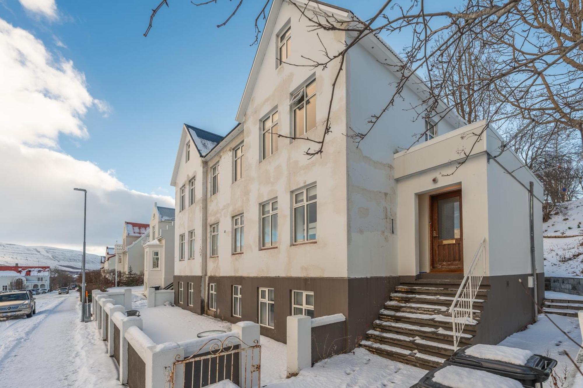 Day Dream Central Akureyri Three Bedroom Apt 외부 사진